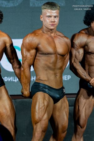 CLASSIC  PHYSIQUE юниоры